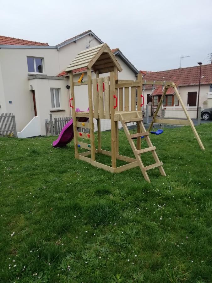 Jolie Maison A 200 M Des Plages Du Debarquement Saint-Aubin-Sur-Mer  Exteriör bild